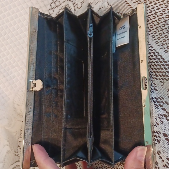 Black Lace & Silver clutch wallet with hinge closure 5796 - Picture 5 of 9